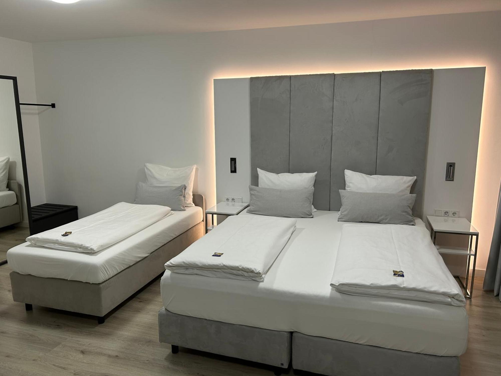 Zzzpace Smart-Hotel Bielefeld Zentrum Oda fotoğraf